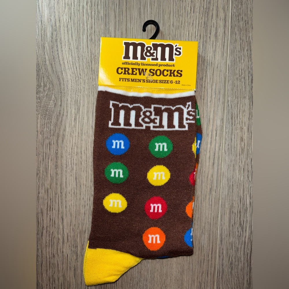 M&M’S NOVELTY CREW SOCKS NWT MEN’S SHOE SIZE 6-12